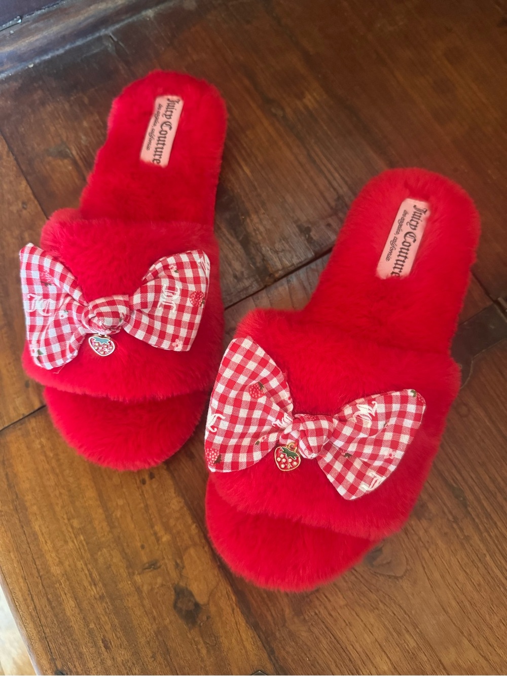 Juicy Couture Strawberry Slippers Women’s 8 Lounge Comfort -See Measurements